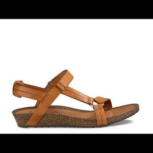 Teva Ysidro Universal Flat Sandal